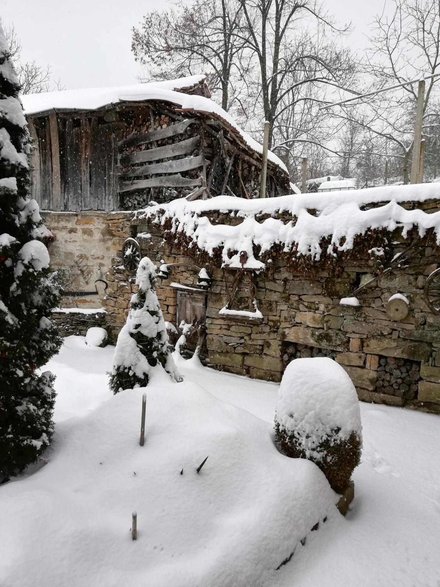 Къща За Гости Чичарите Gabrovo Exterior photo